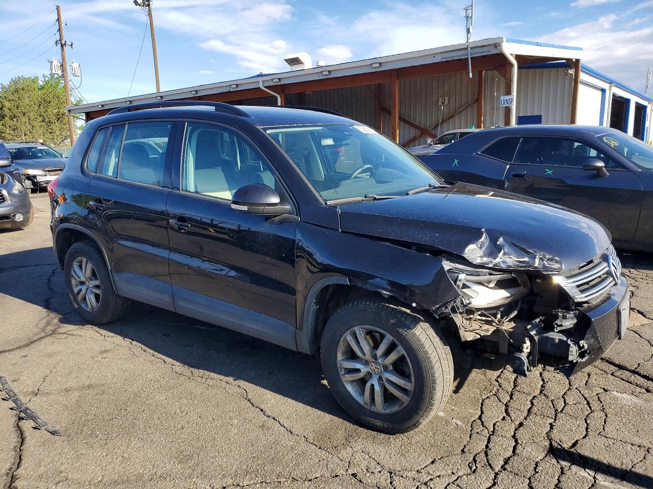 Volkswagen Tiguan S