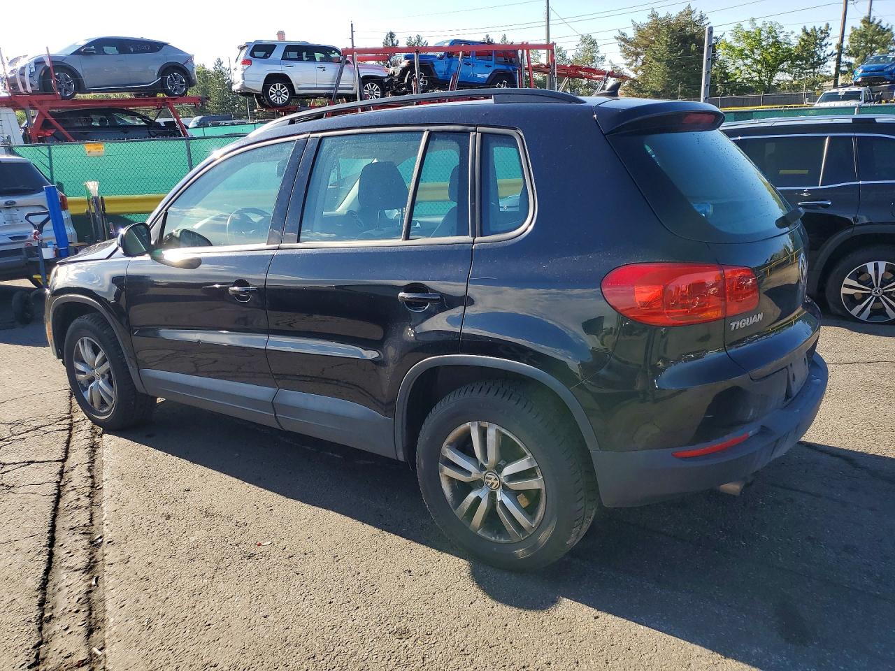 Volkswagen Tiguan S