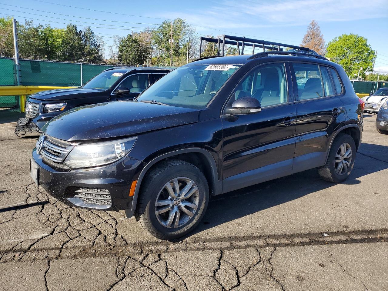 Salvage Volkswagen Tiguan Image