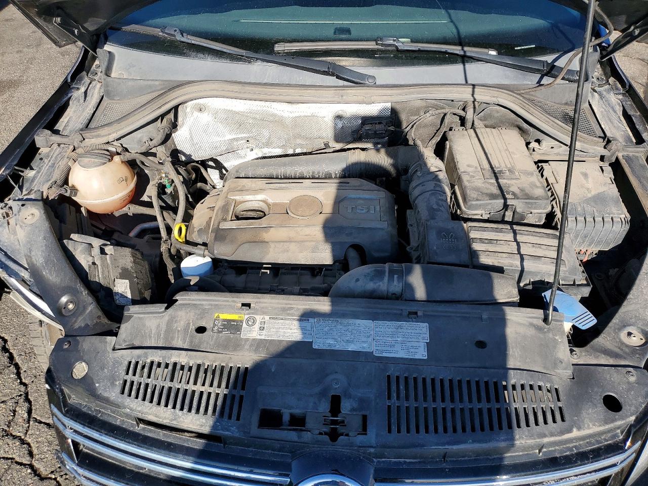 Volkswagen Tiguan S