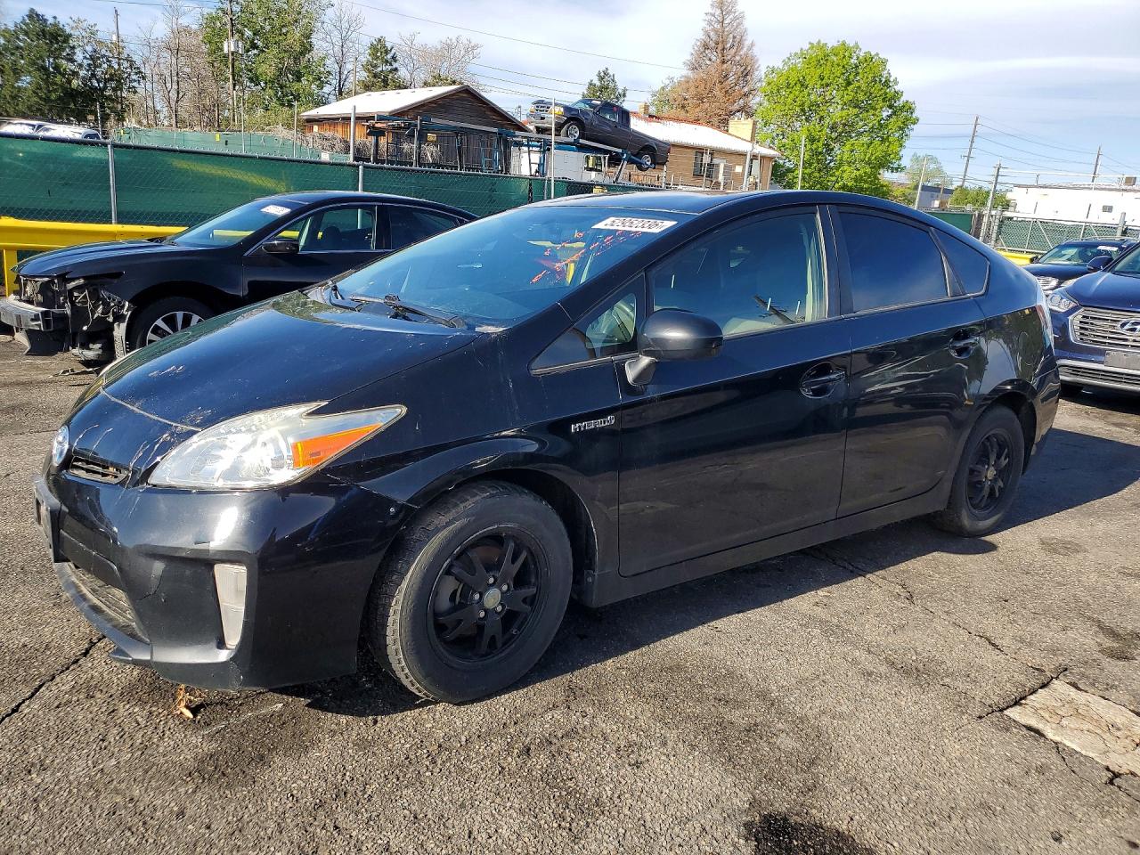 Salvage Toyota Prius Image