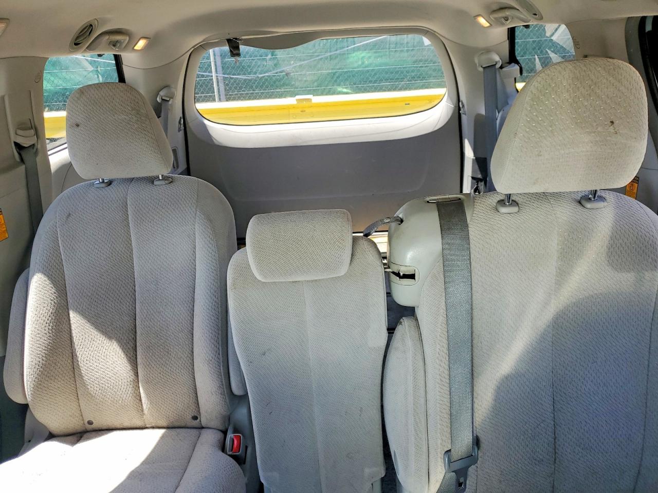 Toyota Sienna Le