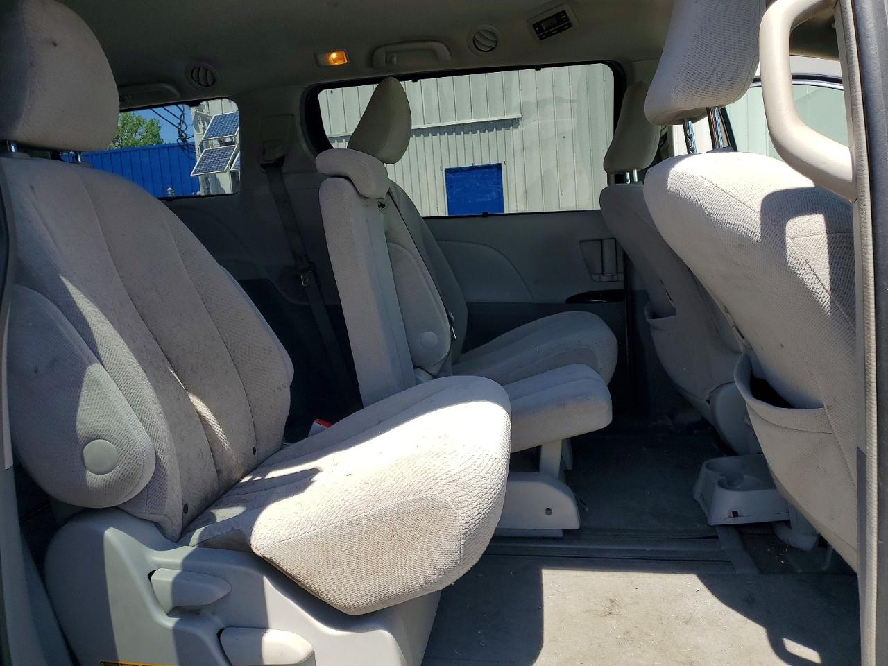 Toyota Sienna Le