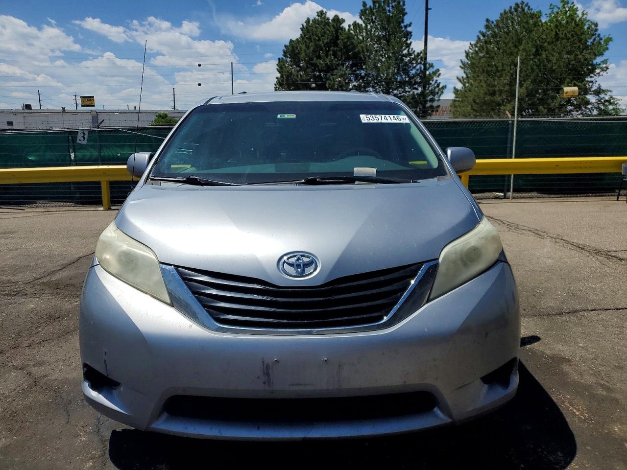 Toyota Sienna Le
