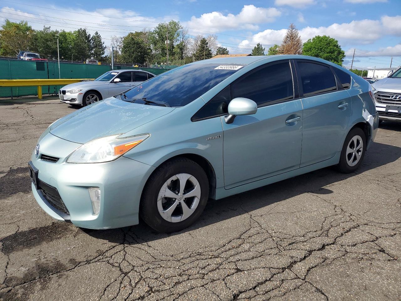 Salvage Toyota Prius Image