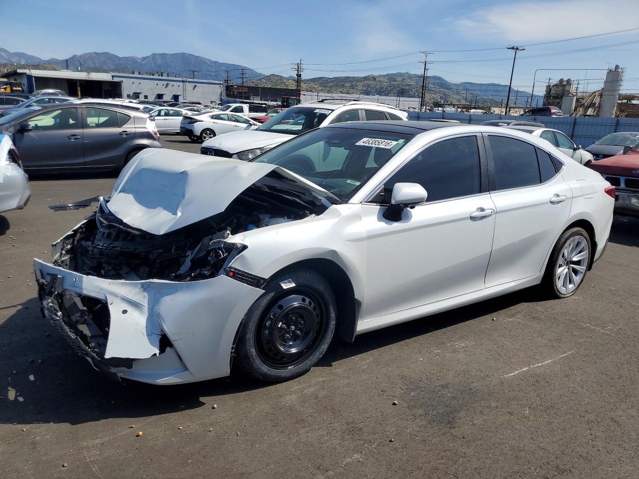 Salvage Toyota Camry Image