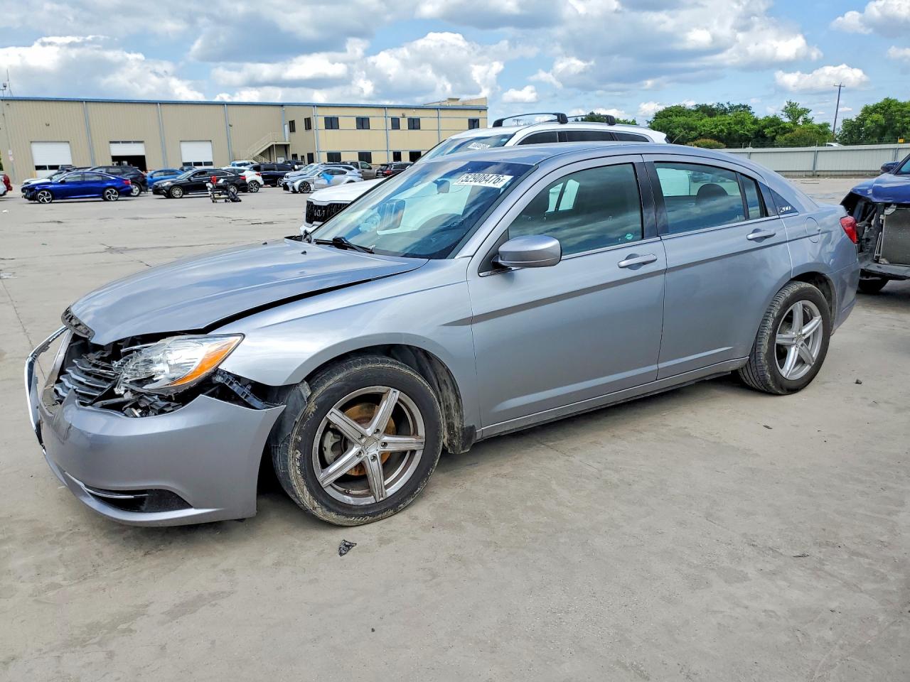 Salvage Chrysler 200 Image