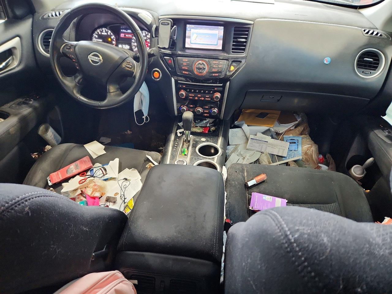 Nissan Pathfinder S