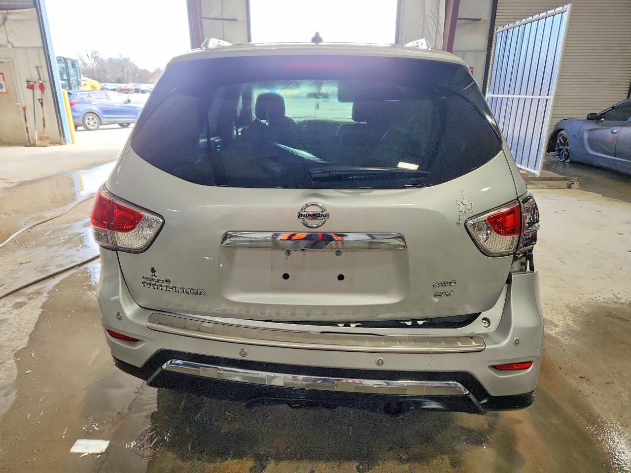 Nissan Pathfinder S