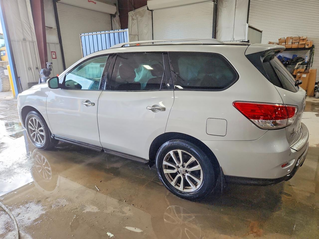 Nissan Pathfinder S