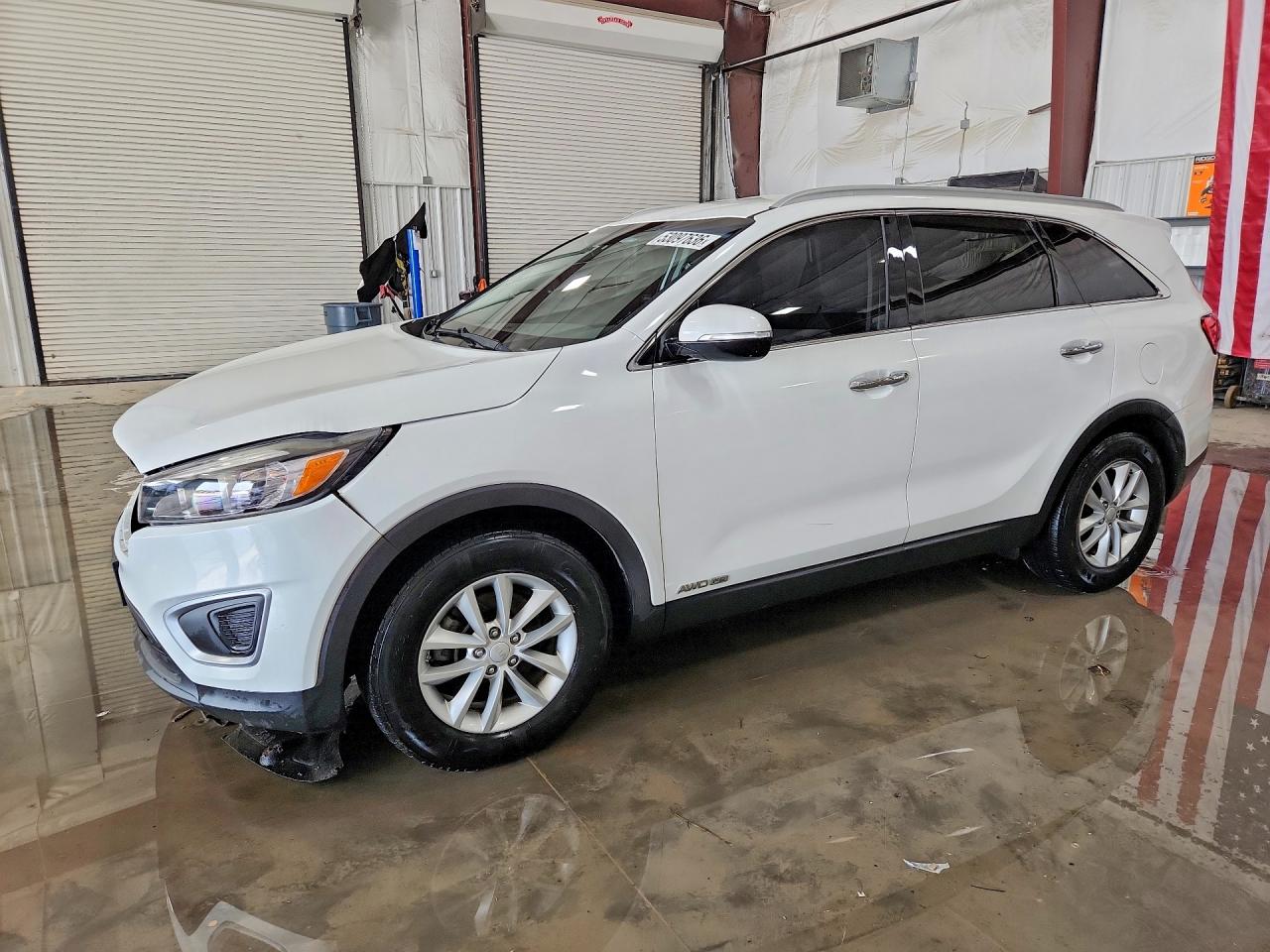 Salvage Kia Sorento Image
