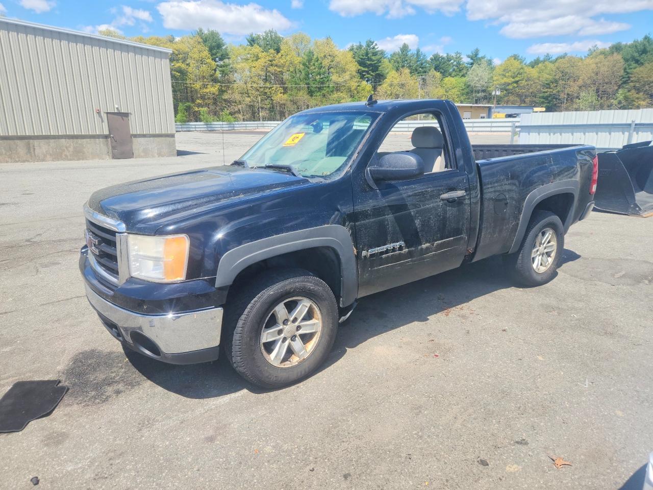 Salvage GMC Sierra Image