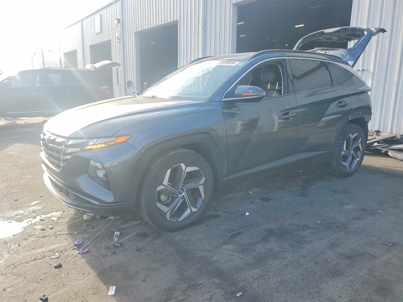 Salvage Hyundai TUCSON Image