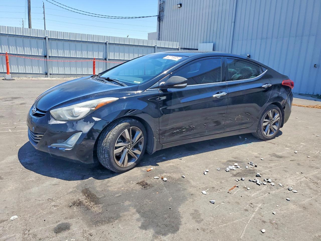 Salvage Hyundai ELANTRA Image