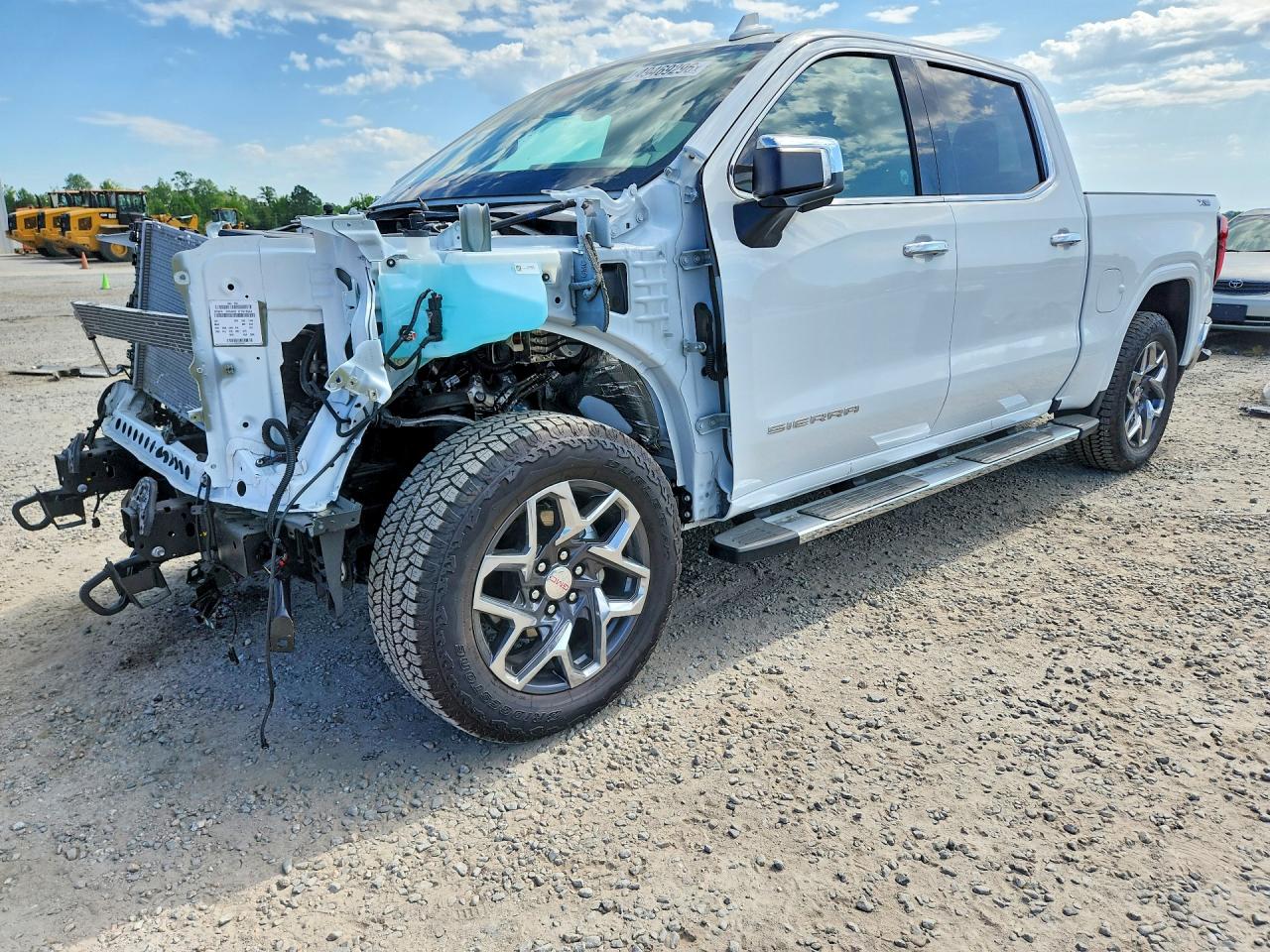 Salvage GMC Sierra Image