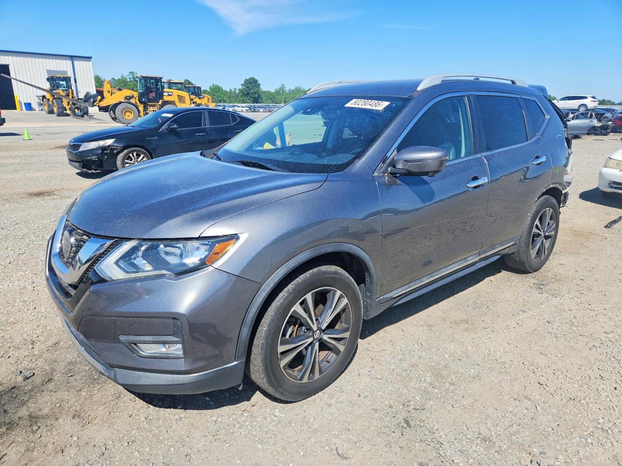 Salvage Nissan Rogue Image