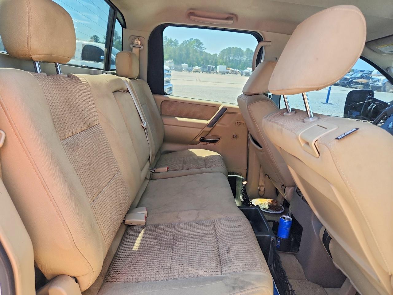 Nissan Titan Sv