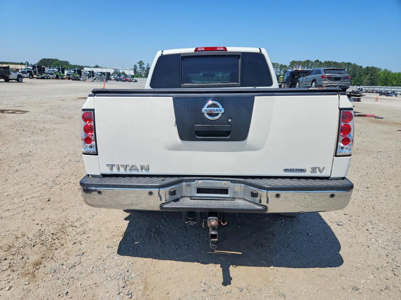 Nissan Titan Sv