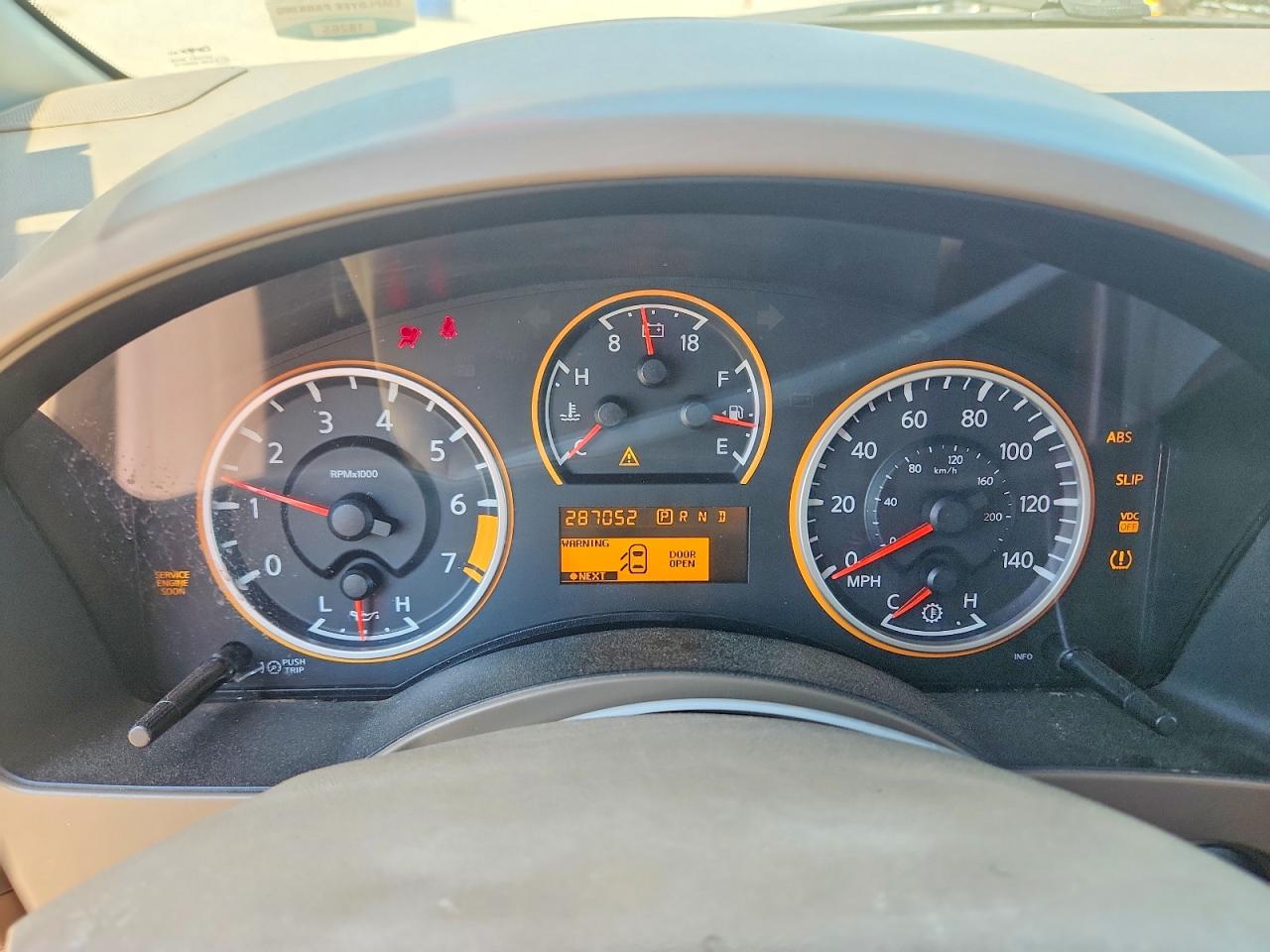 Nissan Titan Sv