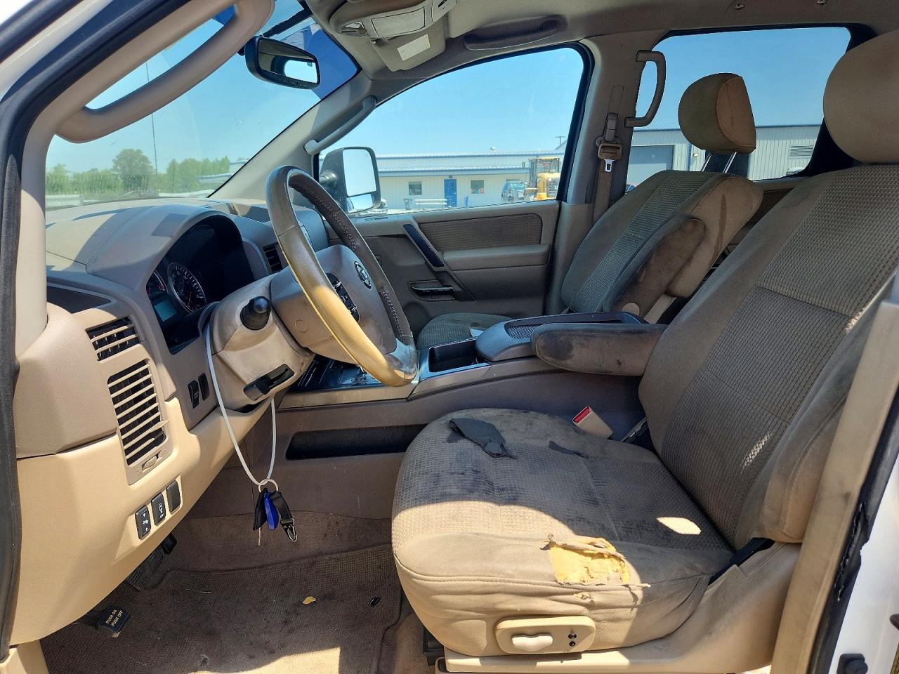 Nissan Titan Sv