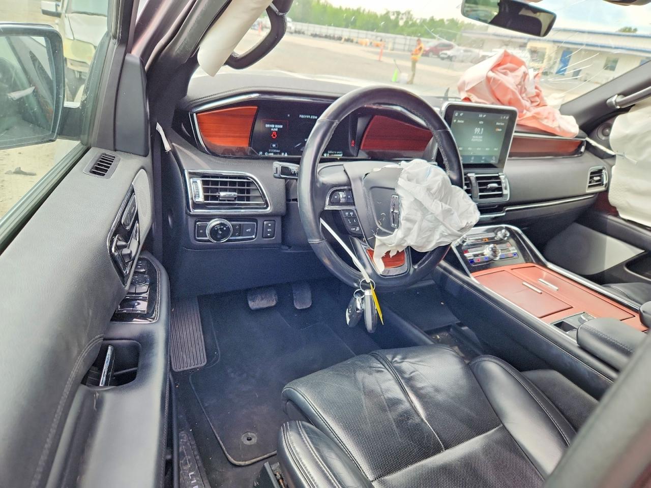 Lincoln Navigator L Reserve