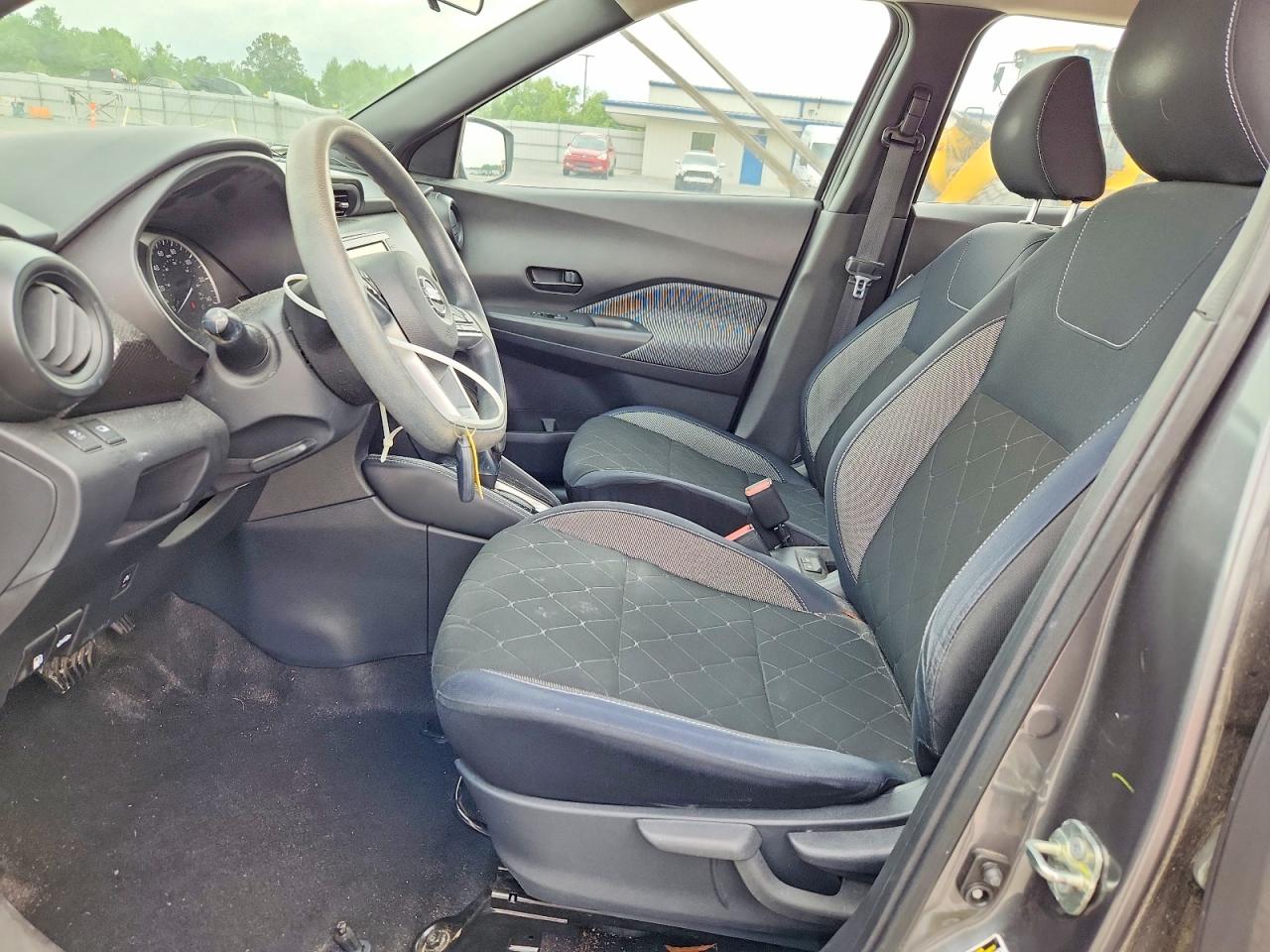 Nissan Kicks S