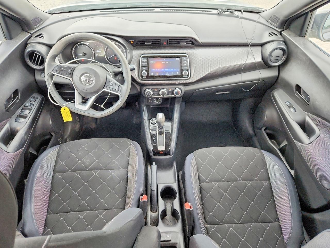 Nissan Kicks S