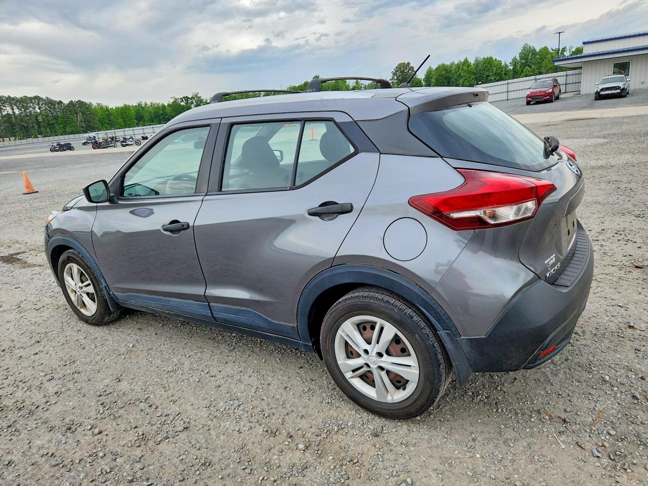 Nissan Kicks S