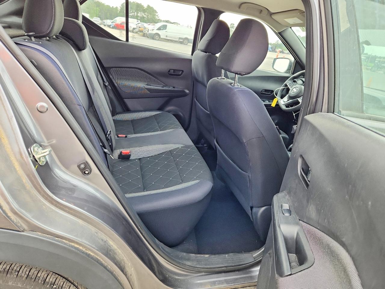 Nissan Kicks S