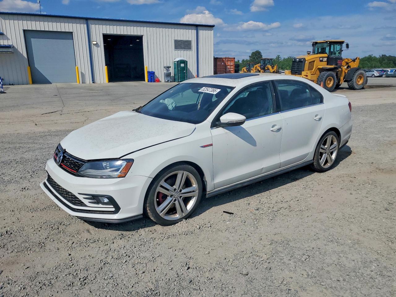 Salvage Volkswagen Jetta Image