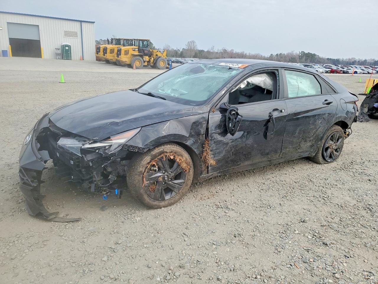 Salvage Hyundai ELANTRA Image