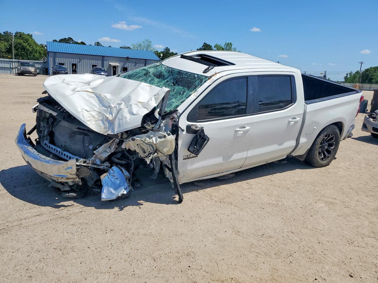 Salvage Chevrolet Silverado Image