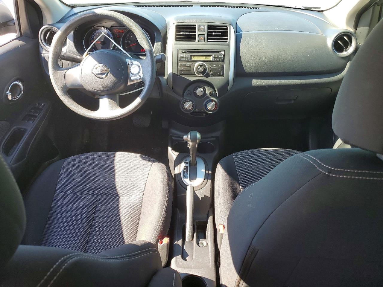 Nissan Versa 1.6 Sv
