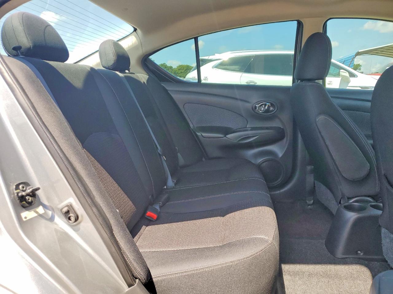 Nissan Versa 1.6 Sv
