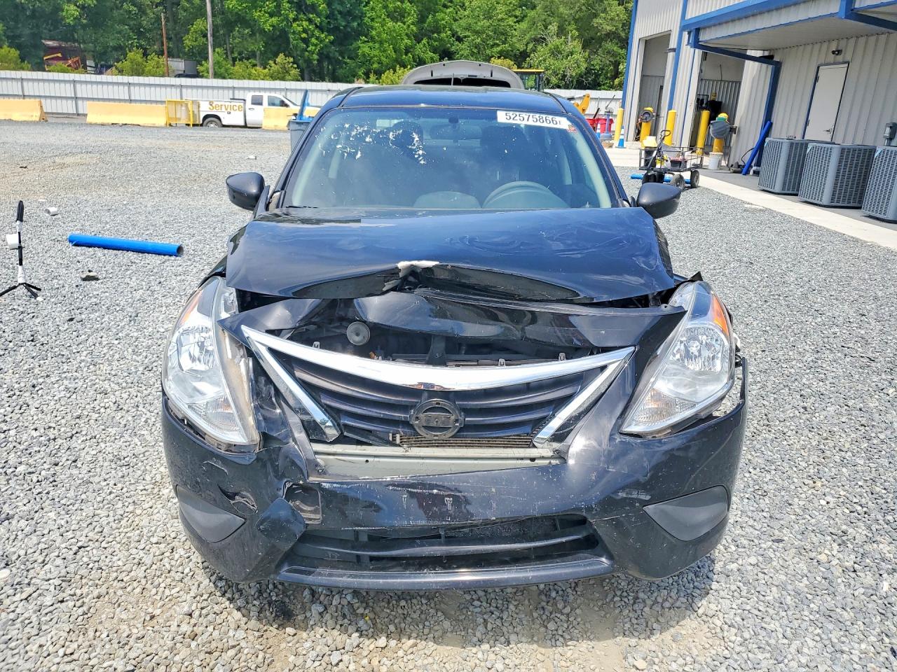 Nissan Versa S Plus