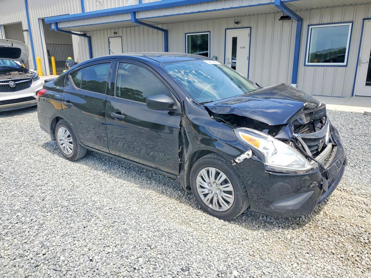 Nissan Versa S Plus