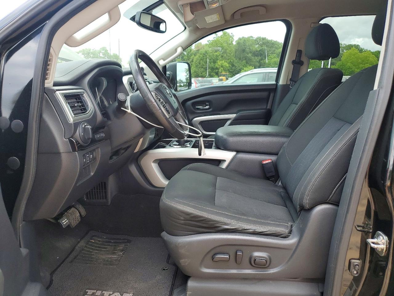 Nissan Titan S