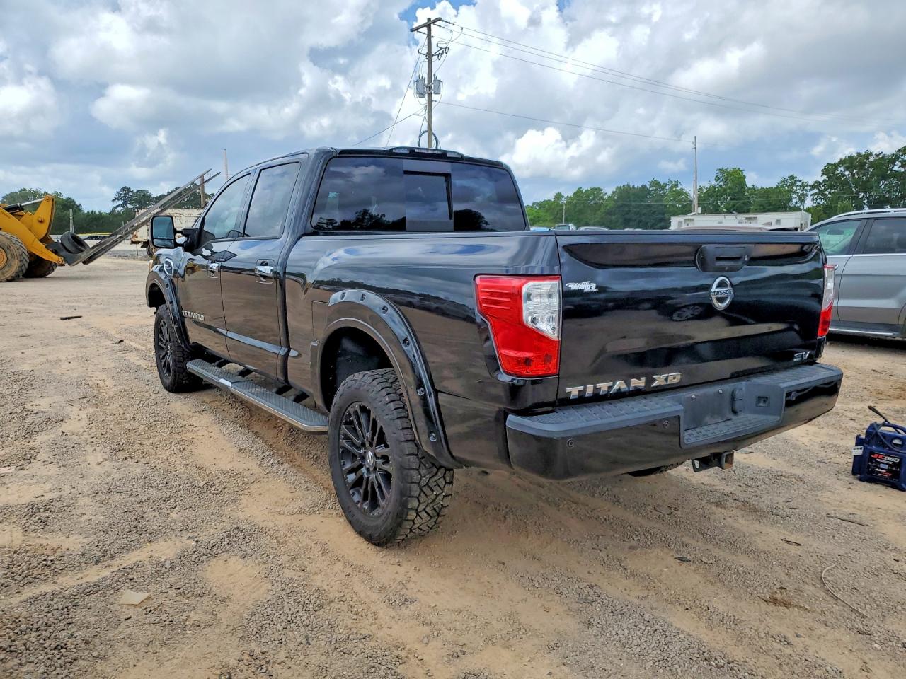 Nissan Titan S