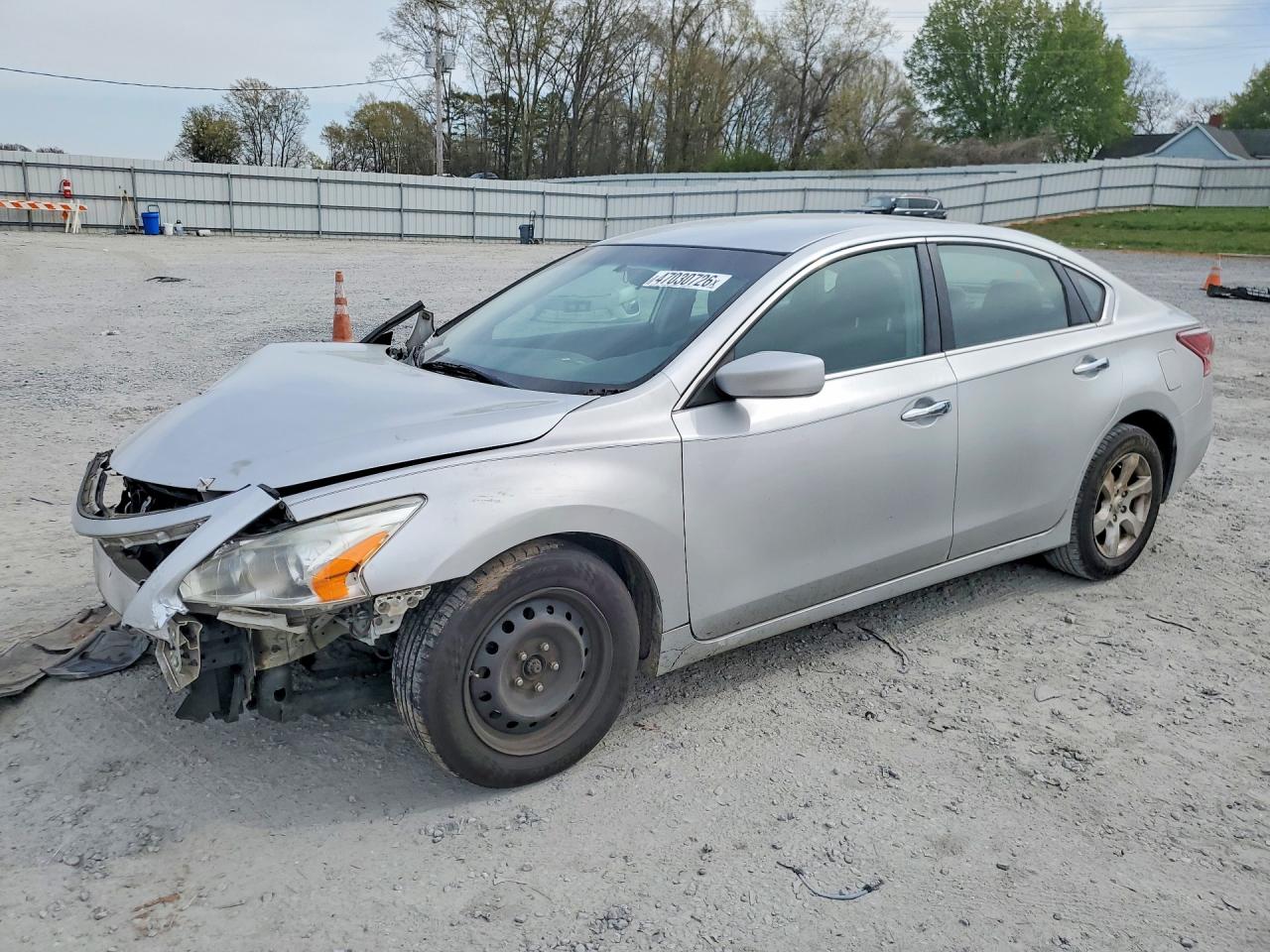 Salvage Nissan Altima Image
