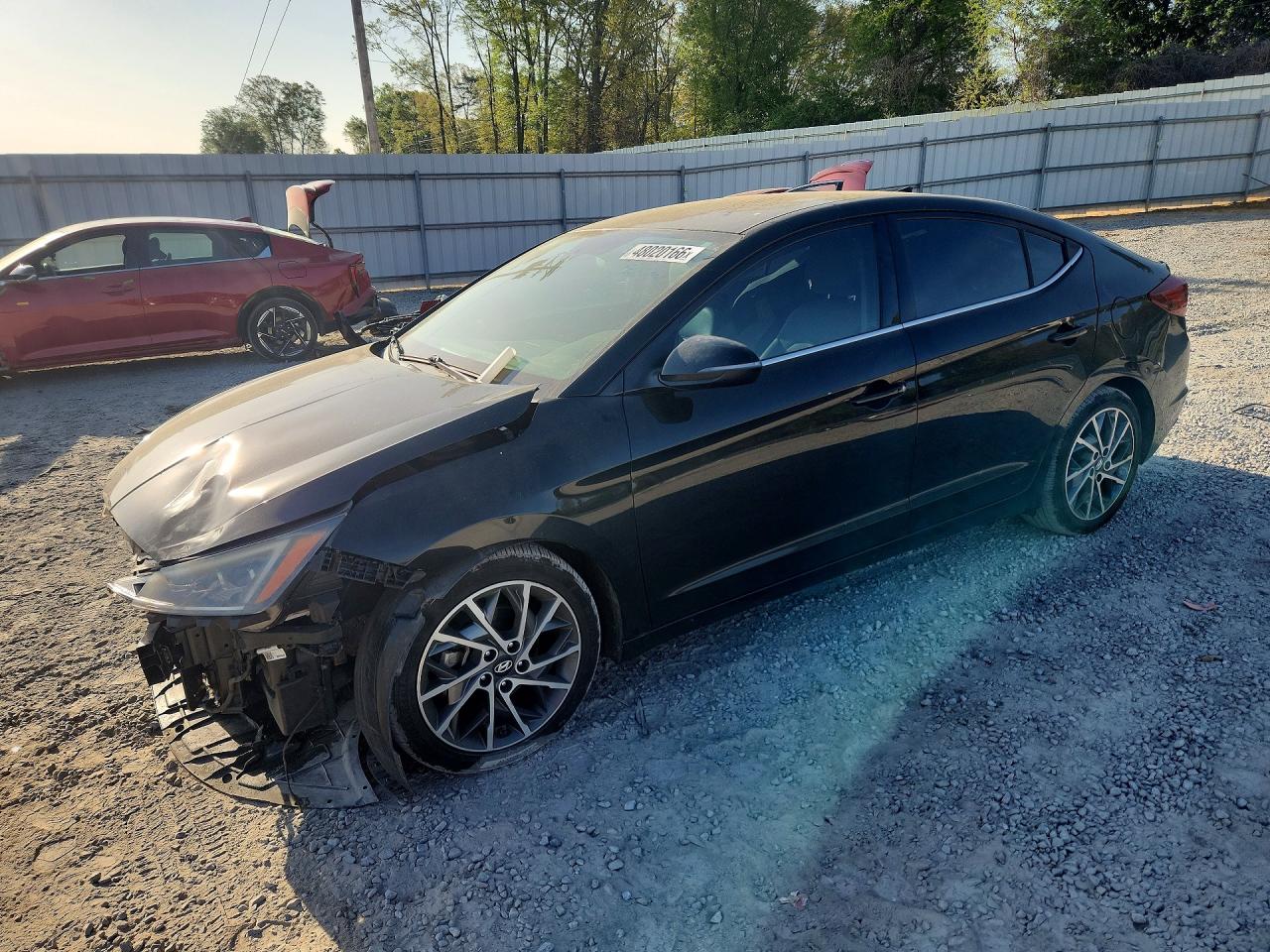 Salvage Hyundai ELANTRA Image