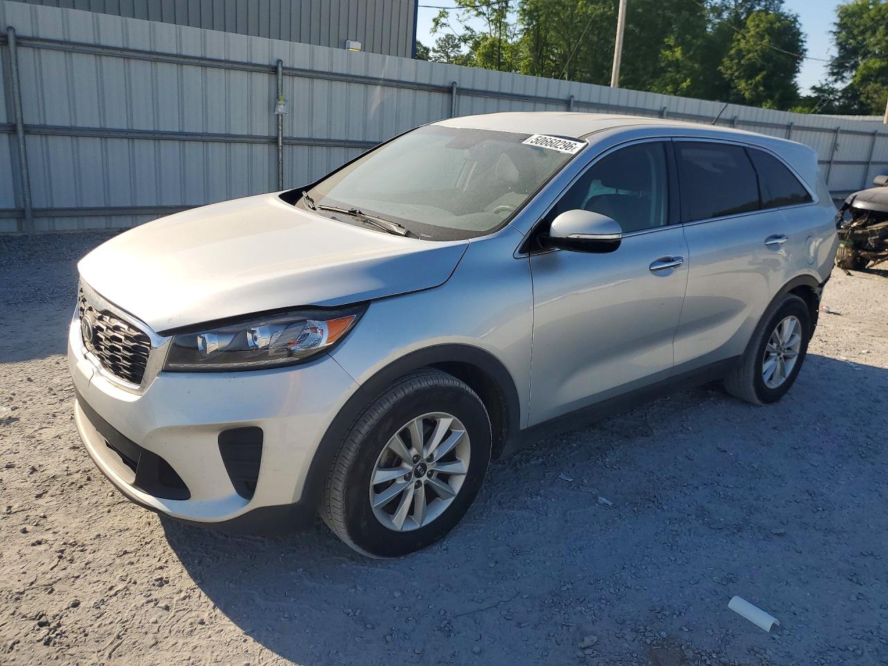 Salvage Kia Sorento Image