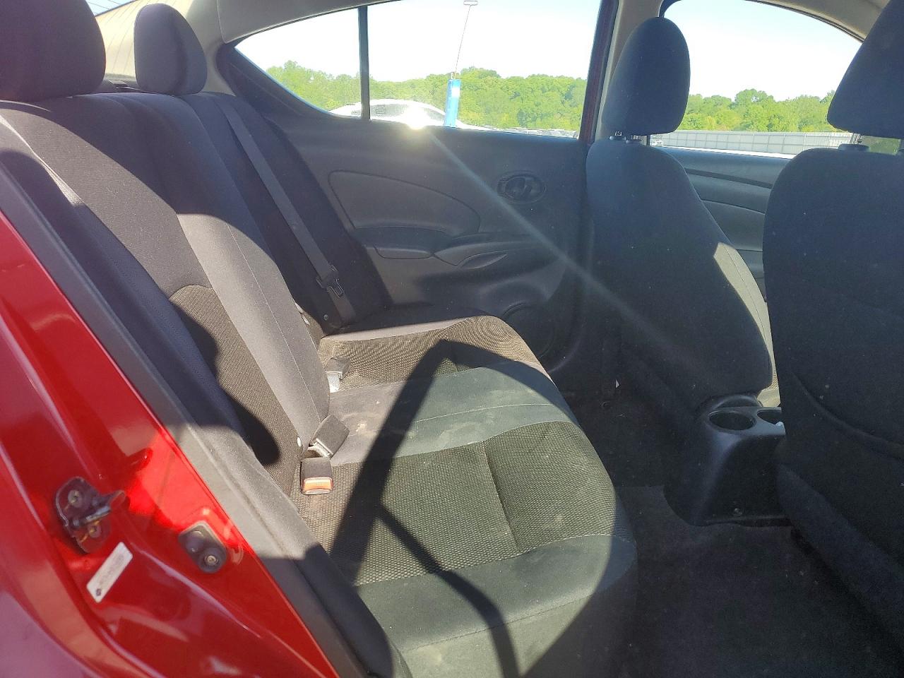 Nissan Versa 1.6 S