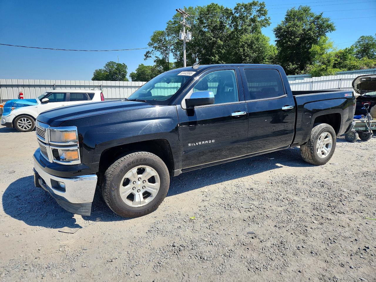 Salvage Chevrolet Silverado Image
