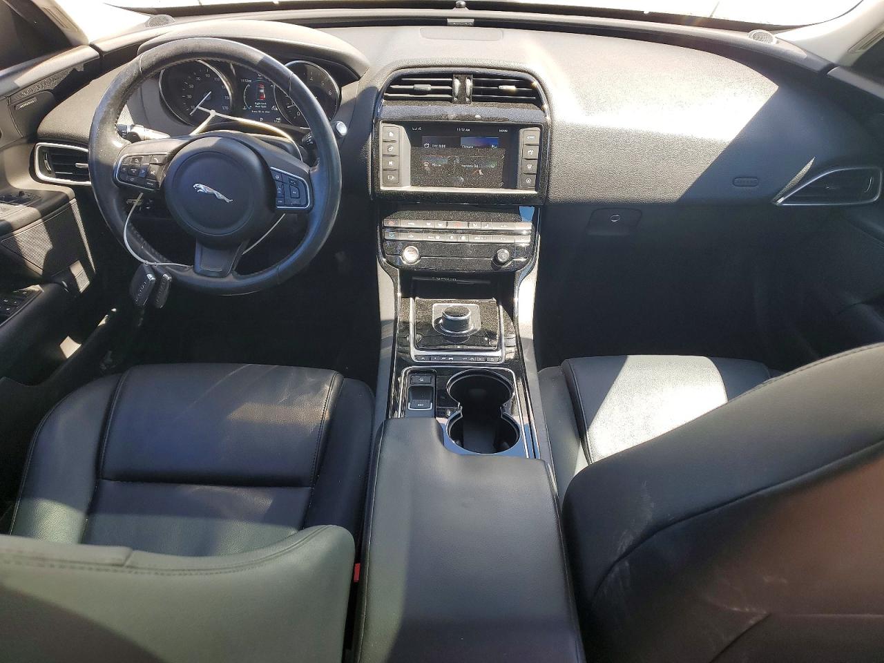 Jaguar XE Premium