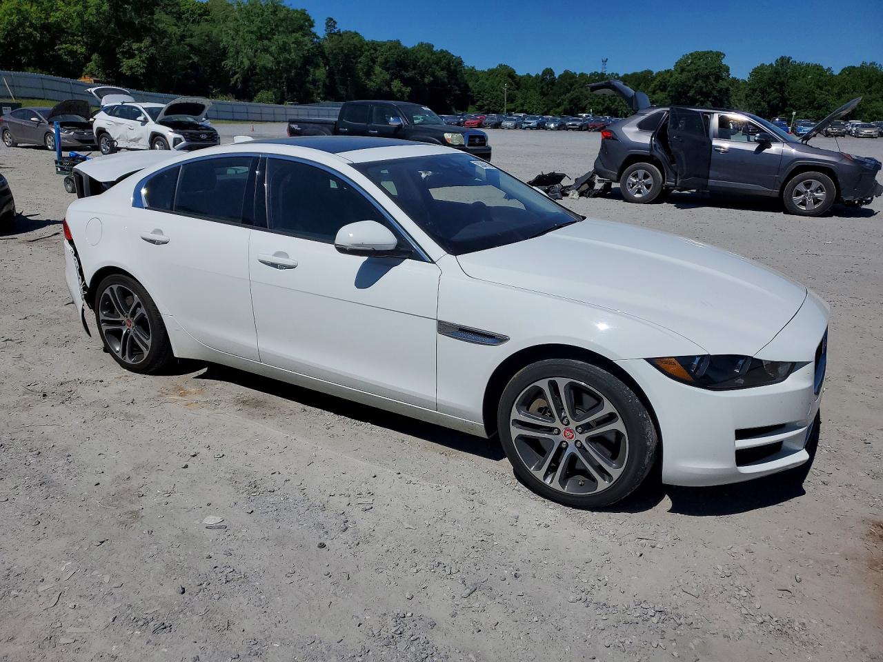 Jaguar XE Premium