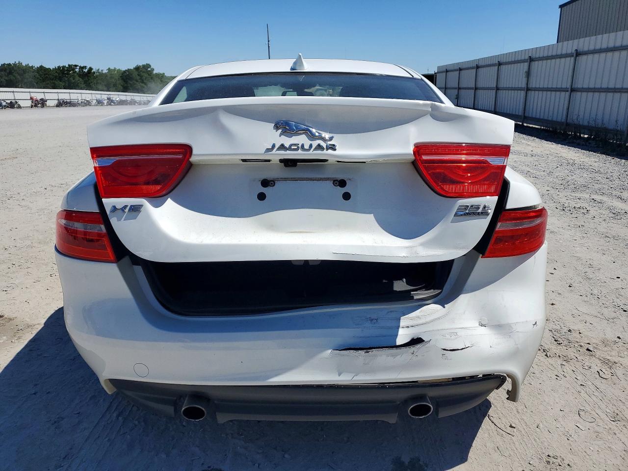 Jaguar XE Premium