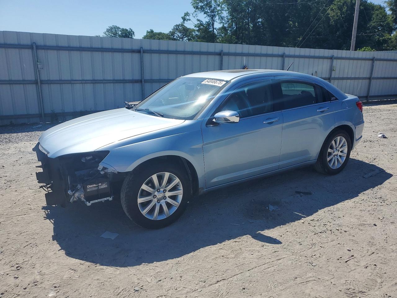 Salvage Chrysler 200 Image