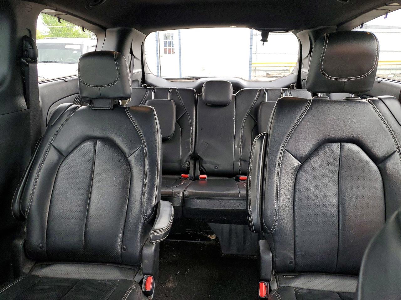 Chrysler Pacifica Touring L