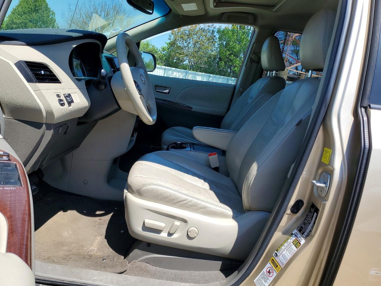 Toyota Sienna Xle 8-passenger