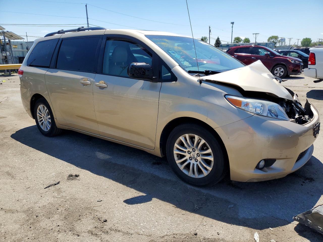 Toyota Sienna Xle 8-passenger